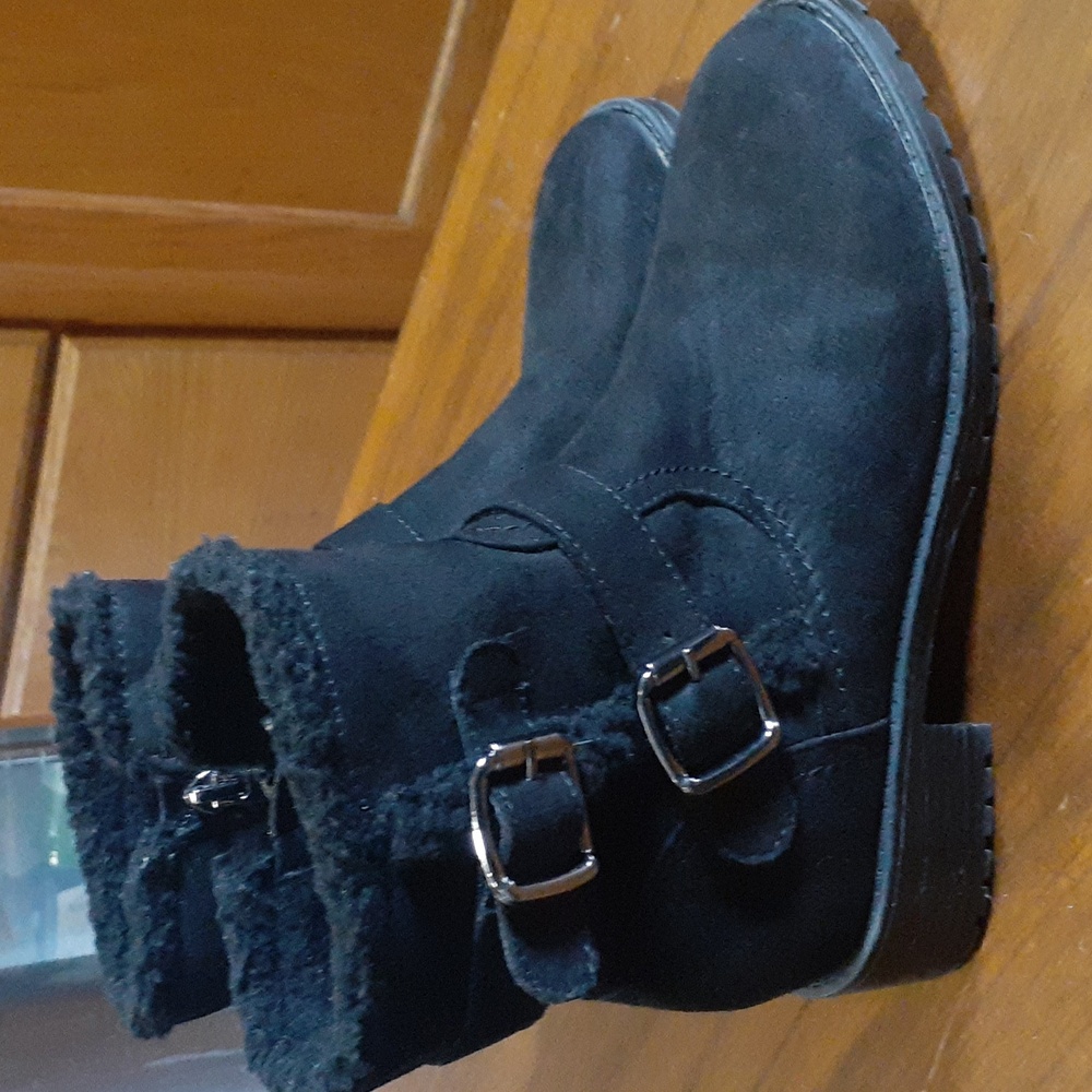 UNISA boots